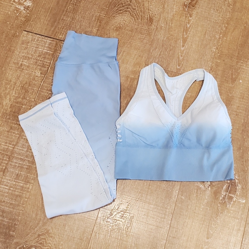 Pink By Victoria’s Secret Seamless Pant And Sport Bra Set, size M, light blue
